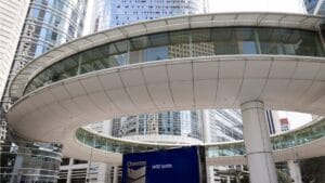 Impacto das Ações da Chevron e Refinarias dos EUA após Intervenção de Trump na